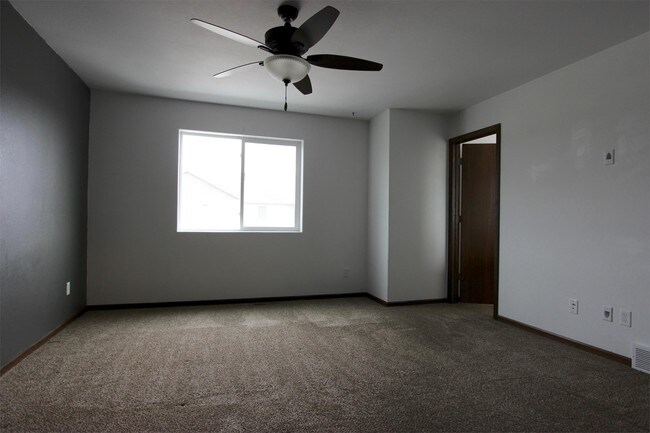 Foto del edificio - 3322 8th St W