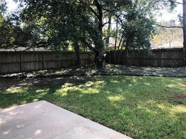 Building Photo - 15002 Hollydale Dr