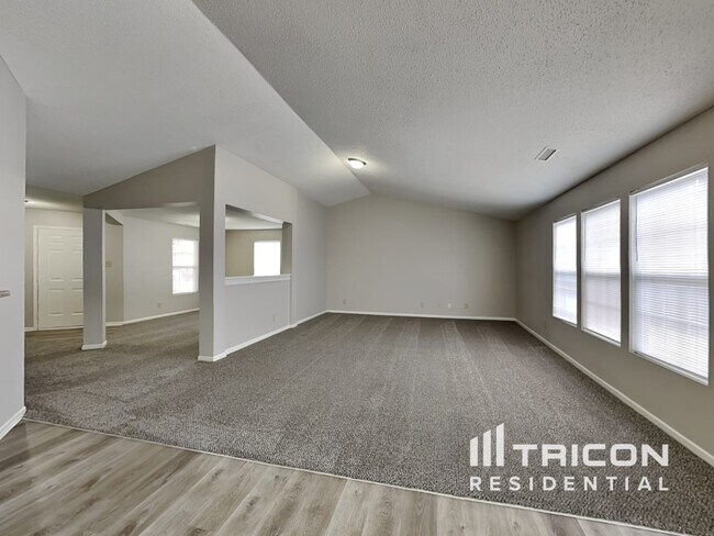 Foto del edificio - 1230 Redwood Dr