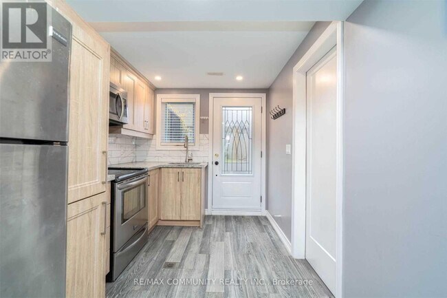 Building Photo - 50 Perfitt Crescent