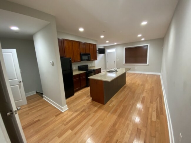 Foto del edificio - 335 Cantrell St