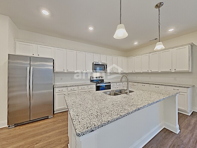 Building Photo - 432 Charity Ln