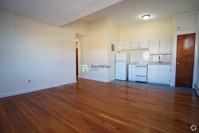 Building Photo - 180 N Beacon St