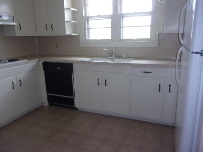 Photo - 205 Westhill Dr Apartment