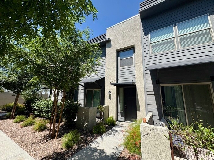 Foto principal - 7533 E Billings St