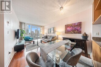 Building Photo - 10 Navy Wharf Ct