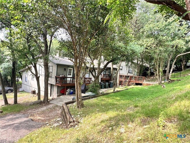 Building Photo - 901 Hillyer St