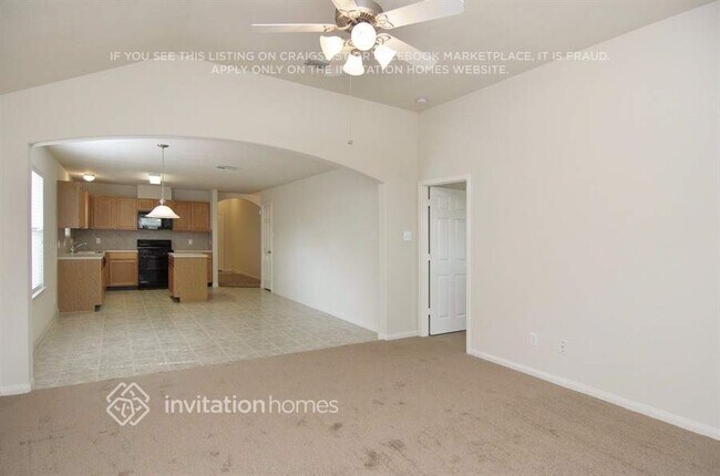 Building Photo - 915 Lancaster Lake Dr