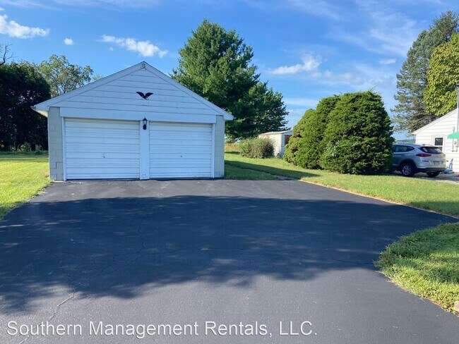 Building Photo - 2 br, 1 bath House - 4840 Lehman Road