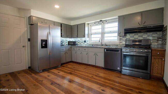 Foto del edificio - 6101 Morning Glory Ln