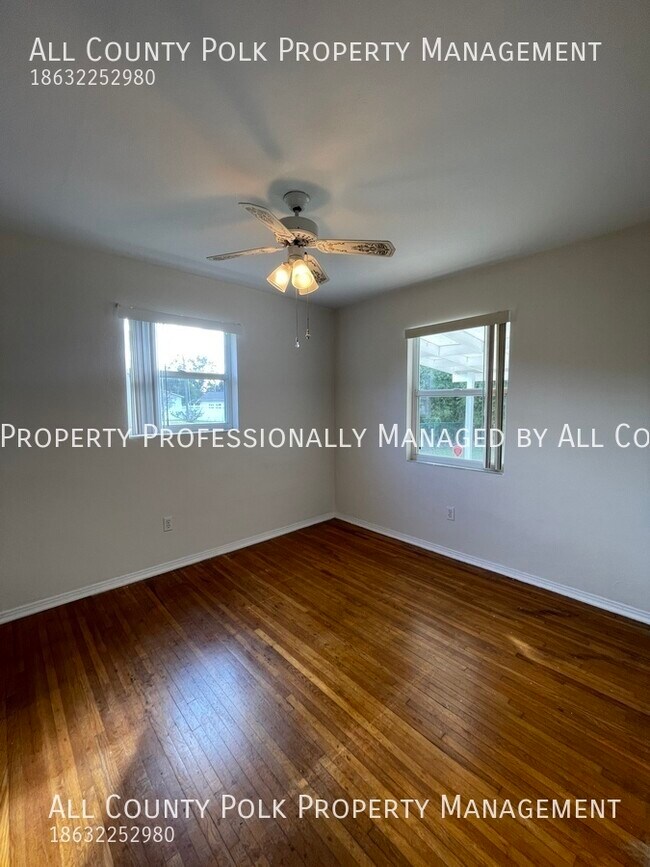 Building Photo - Fabulous 4 Bedroom 2 Bath Home in Lakeland!