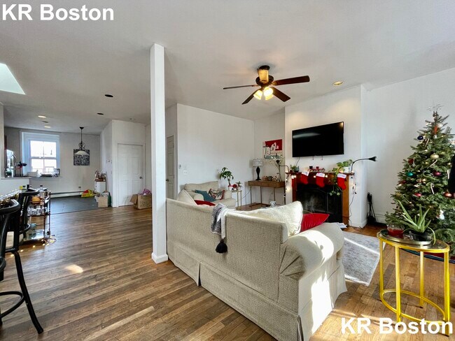 Foto del edificio - 478 Massachusetts Ave