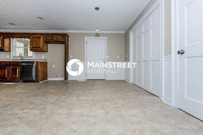 Foto del edificio - 3 Bedroom Pet-Friendly Home in McDonough, ...