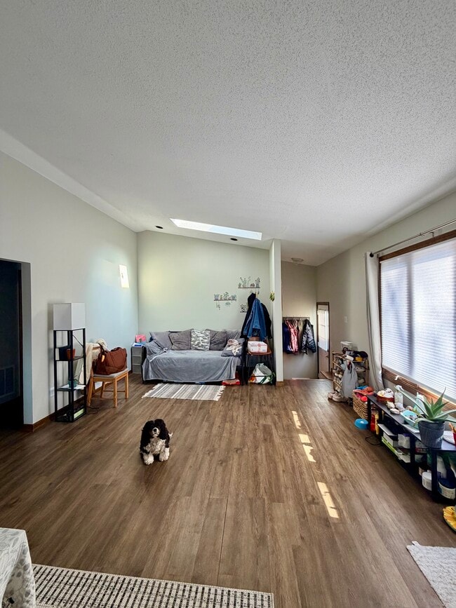 Sala de estar - 127 Brown St