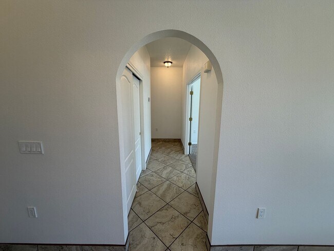 Building Photo - 3 Bedroom Single Story Home Available Near Corrales Rd & Highway 528 in Rio Rancho!