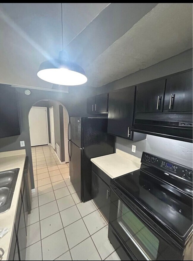 Building Photo - DeBary 3 Bedroom 1 Bath $1850.00 Month Call Carole Arcaro 386-216-4900 Deltona Lakes Realty