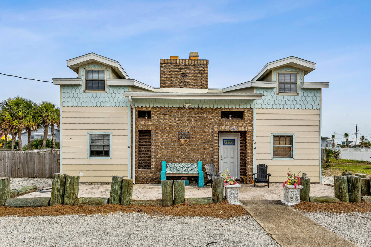 Primary Photo - 1402 Via De Luna Dr