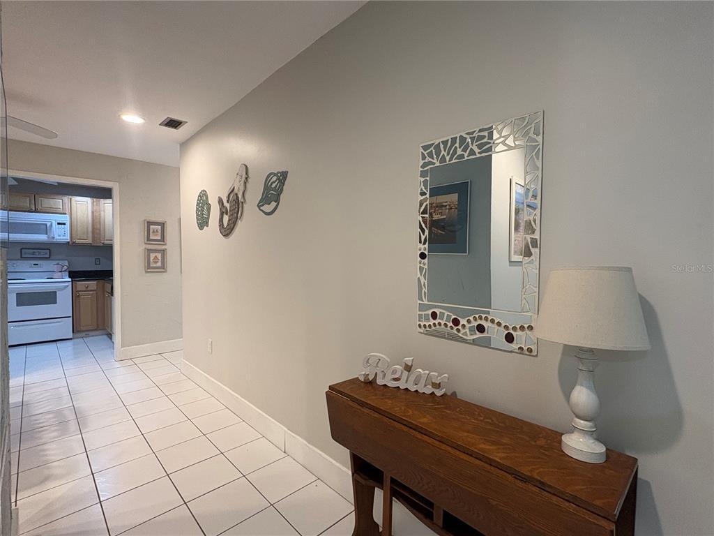 Primary Photo - 2700 Bayshore Blvd