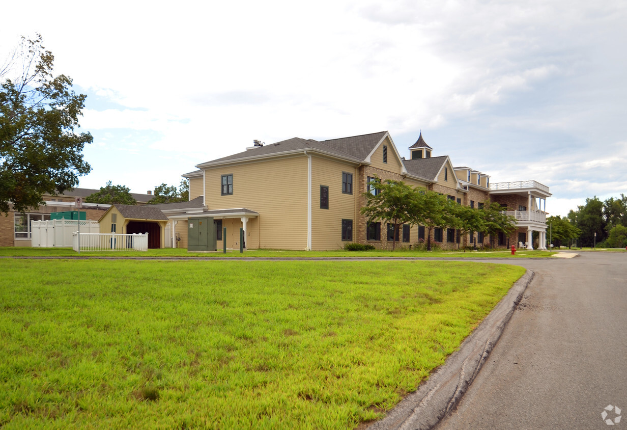 Foto del edificio - Mont Marie & St. Joseph Senior Residences