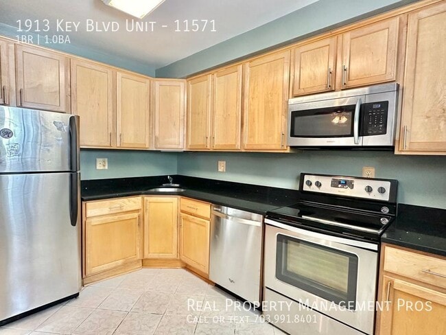 Foto del edificio - 1913 Key Blvd