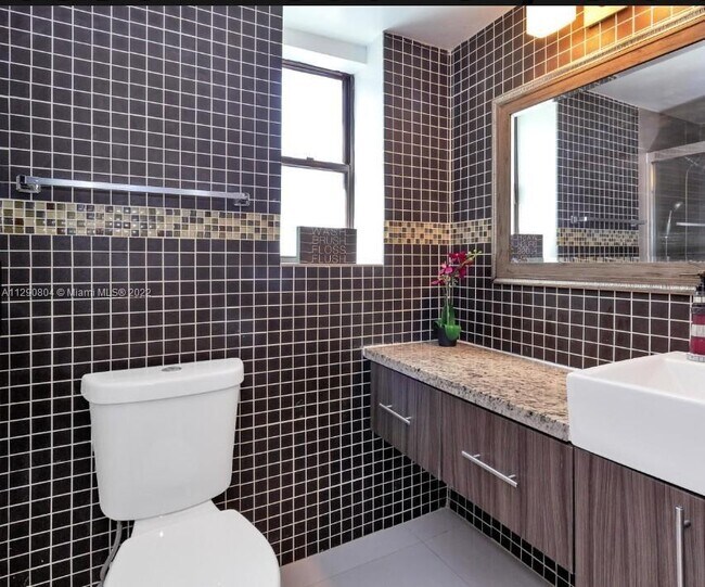 Foto del edificio - 20350 W Country Club Dr