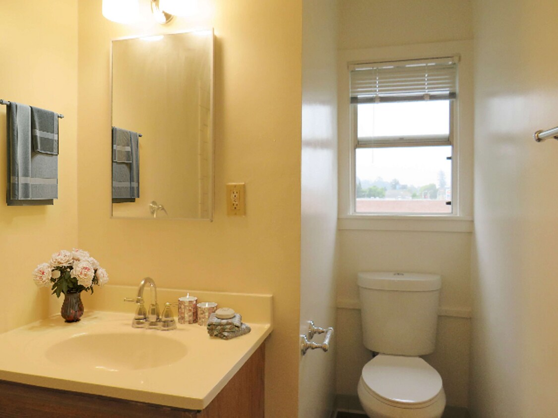 Foto del edificio - Available Today!