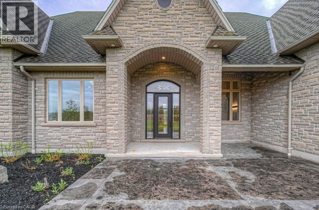 Building Photo - 2930 Notre Dame Dr