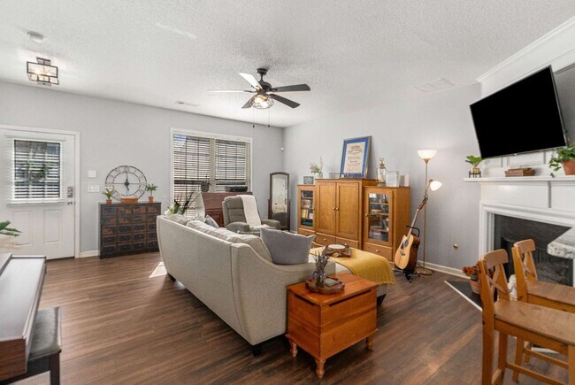 Building Photo - Charming 3BR Townhome in Kennesaw