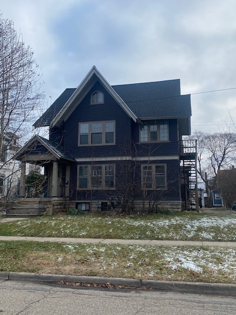 Building Photo - 606 Fairview Ave NE