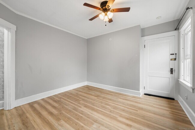 Building Photo - 23 Spicer Ave