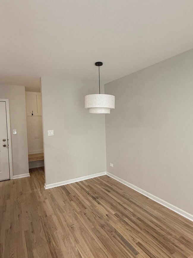 Foto del edificio - 2411 N Kennicott Dr