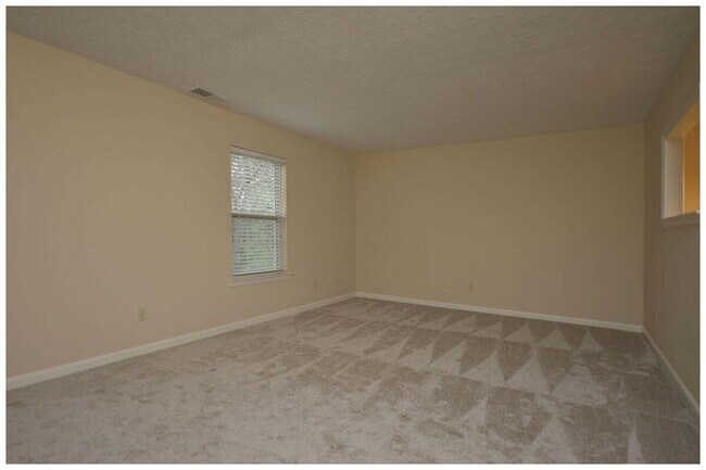 Foto del edificio - 79 Forest Hill Dr