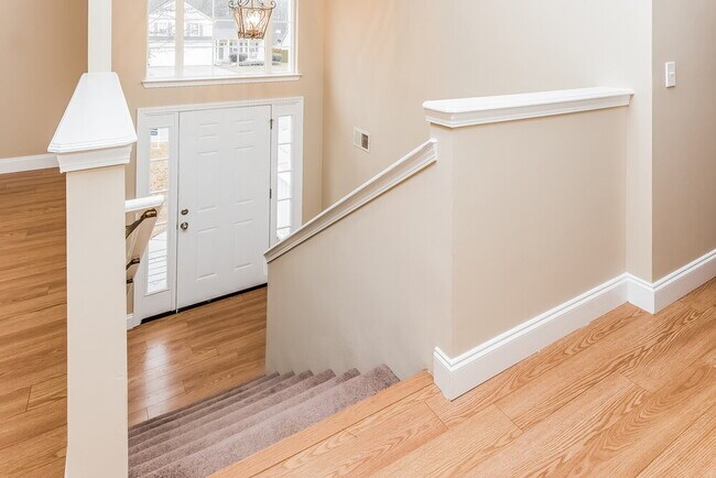 Building Photo - 2704 Lake Park Ridge E