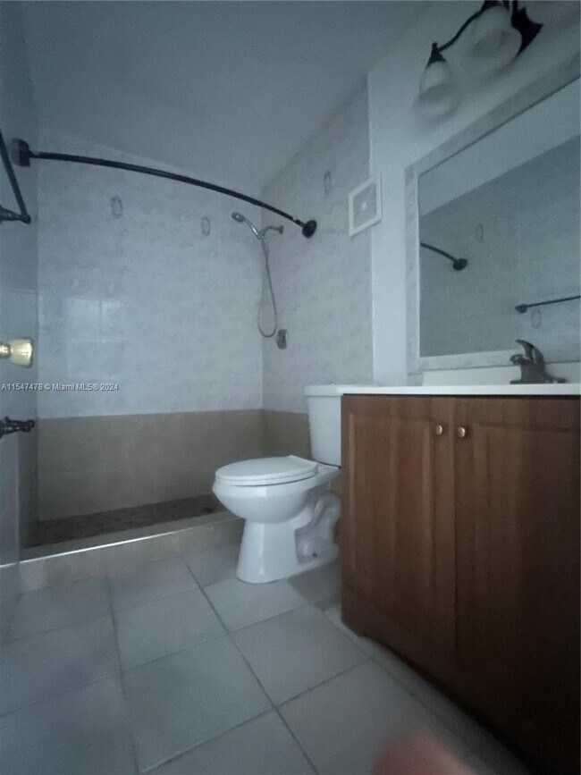 Foto del edificio - 9300 E Elm Ln