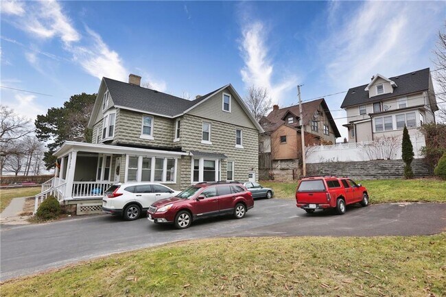 Foto del edificio - 5184 St Paul Blvd