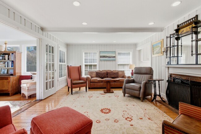 Foto del edificio - 11 Friendship Ln