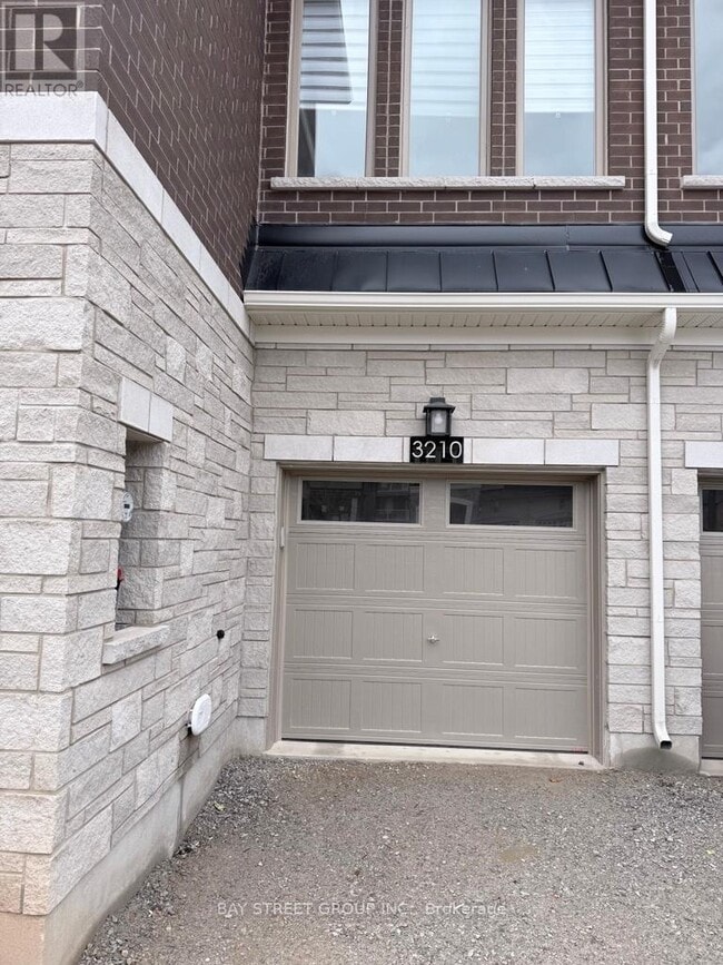 Building Photo - 3210 Crystal Dr