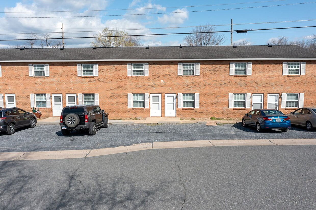Primary Photo - Apartment for Rent