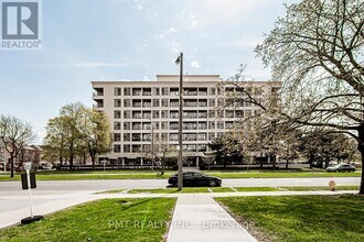 Building Photo - 1 Leaside Park Dr