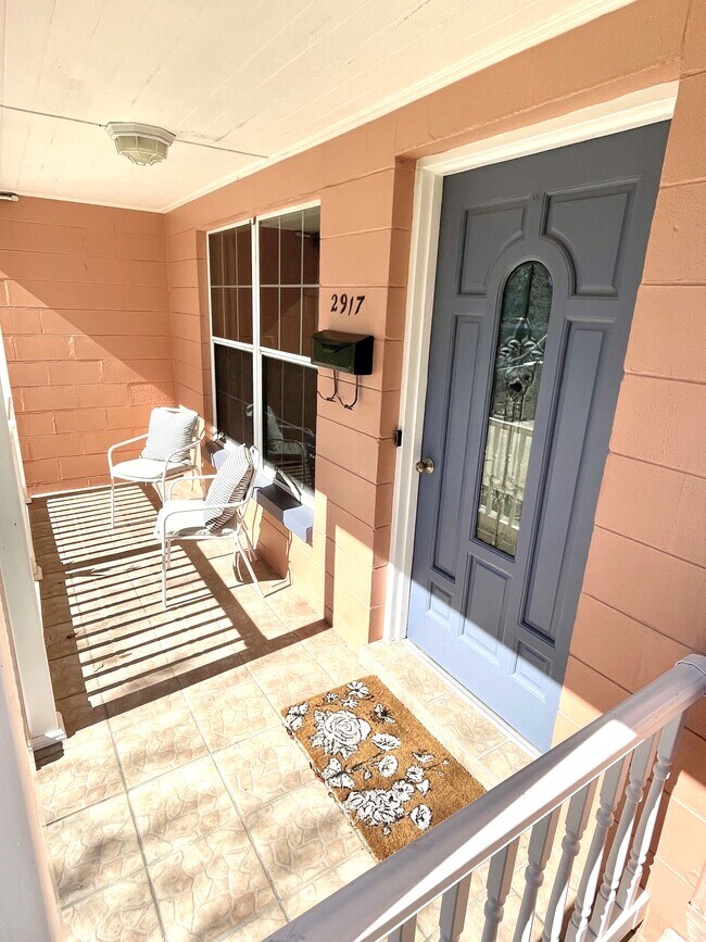Front Porch - 2917 Nancy St