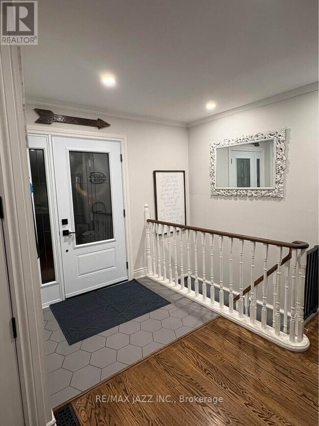 Photo du bâtiment - 1074 Willowdale Ave