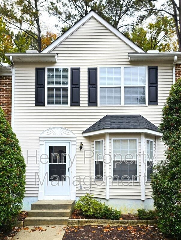 Photo - 310 Virens Dr House