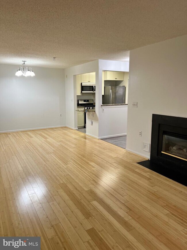 Building Photo - 15302 Diamond Cove Terrace