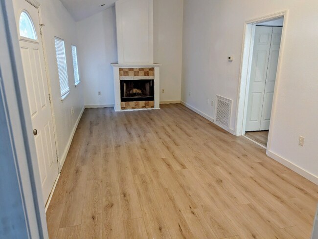 Foto del edificio - 1501 14th Ave W