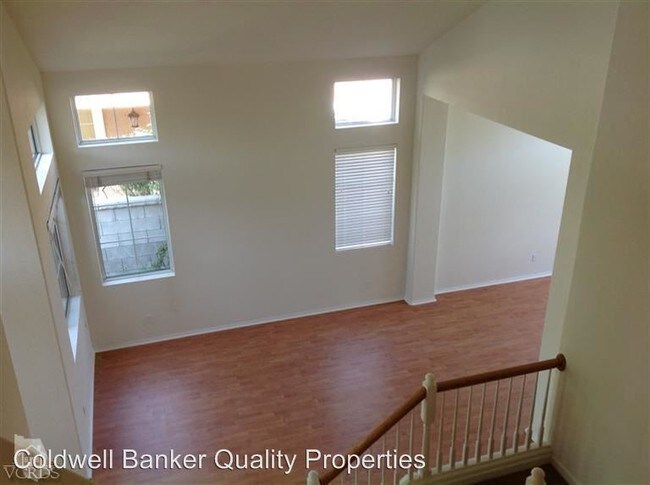 Building Photo - 208 Cliffwood Dr