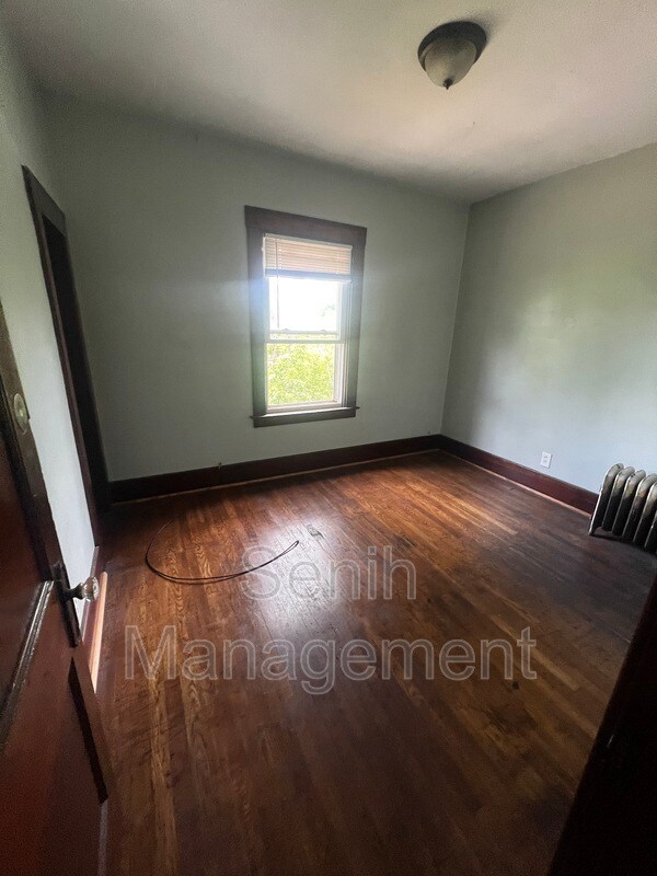 Foto del edificio - 1495 W Grand Blvd