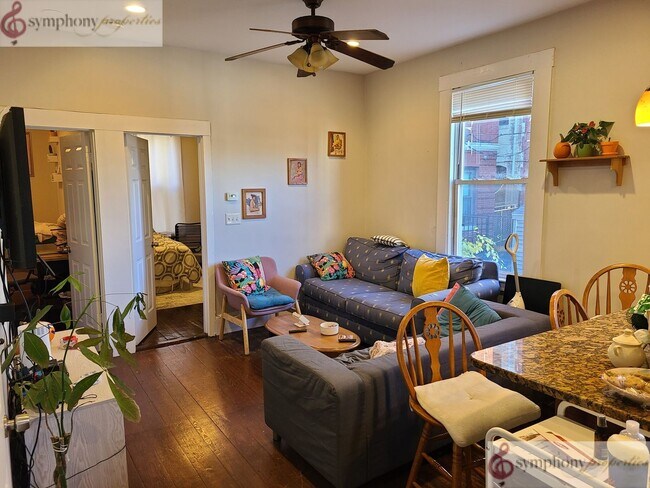 Building Photo - Spacious, Moderm 5bd/2ba Near Northeastern! 2 living rooms!