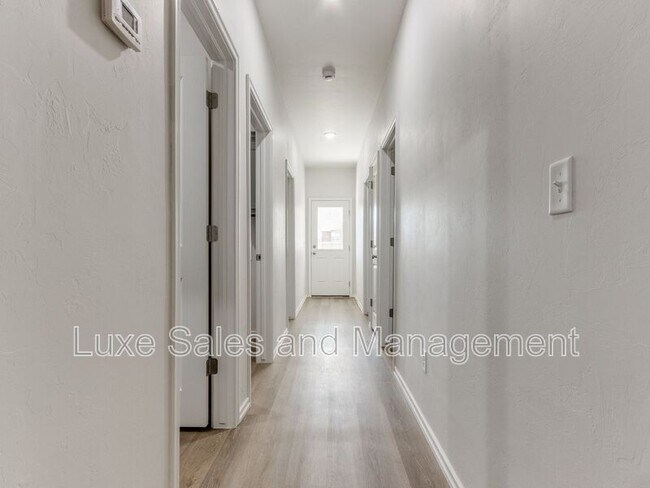 Building Photo - 1501 Pavy Pkwy