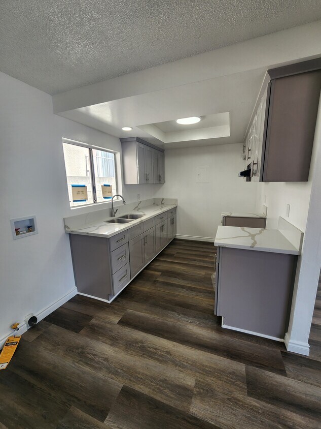 Foto principal - 1450 W 146th St