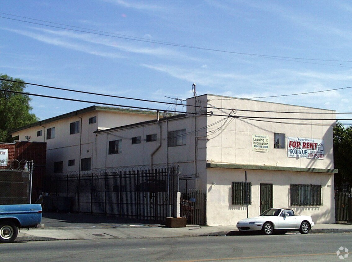 Primary Photo - 11041-11043 Sherman Way
